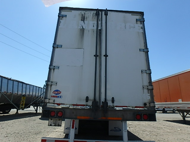 1UYVS25347P105822 - 2007 UTILITY TRAILER WHITE photo 5