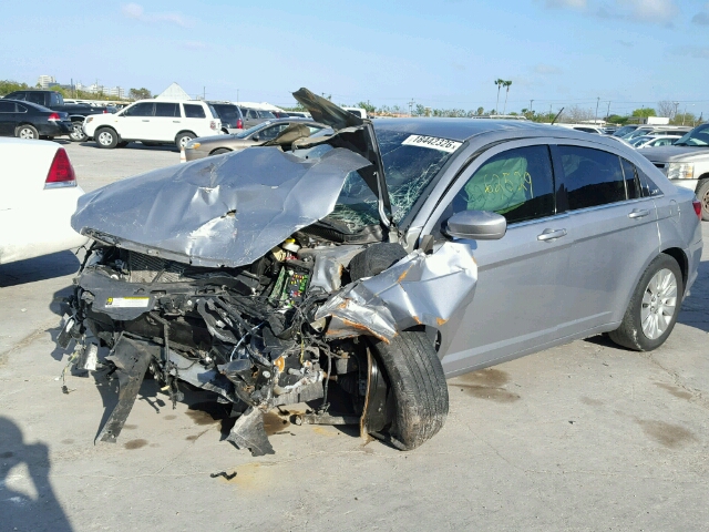 1C3CCBAB1DN646712 - 2013 CHRYSLER 200 LX SILVER photo 2