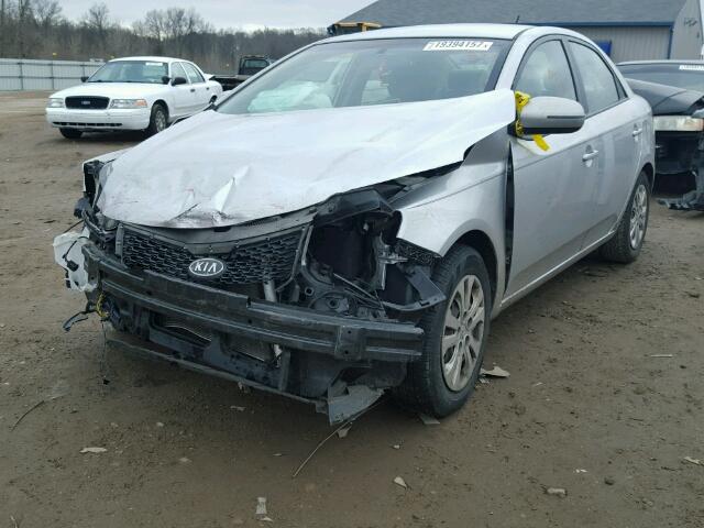 KNAFU4A21C5624156 - 2012 KIA FORTE EX SILVER photo 2