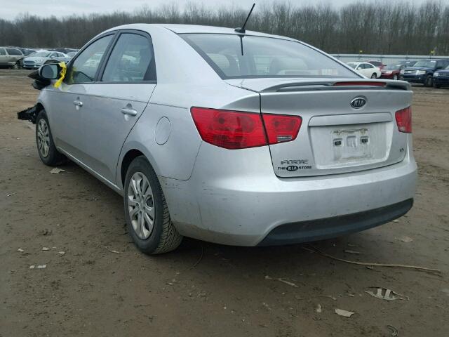 KNAFU4A21C5624156 - 2012 KIA FORTE EX SILVER photo 3