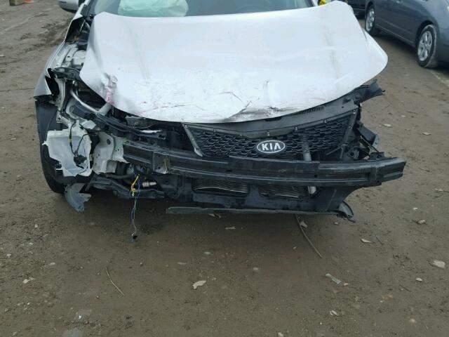 KNAFU4A21C5624156 - 2012 KIA FORTE EX SILVER photo 7