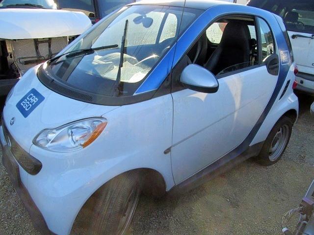 WMEEJ3BA5DK698661 - 2013 SMART FORTWO PUR WHITE photo 2