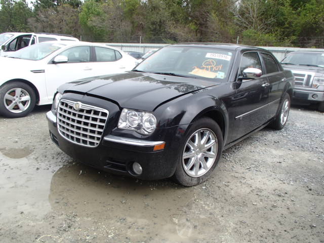 2C3CA6CT7AH329704 - 2010 CHRYSLER 300C BLACK photo 2