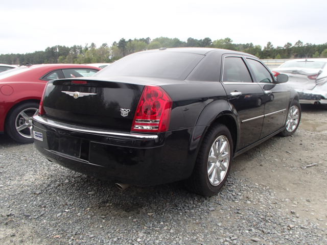 2C3CA6CT7AH329704 - 2010 CHRYSLER 300C BLACK photo 4