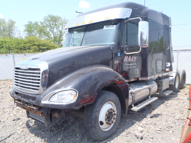 1FUJA6CV97LX54351 - 2007 FREIGHTLINER CONVENTION BLACK photo 2