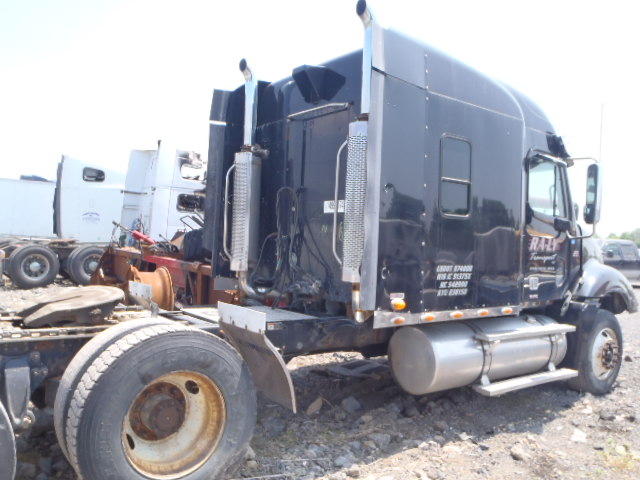 1FUJA6CV97LX54351 - 2007 FREIGHTLINER CONVENTION BLACK photo 4