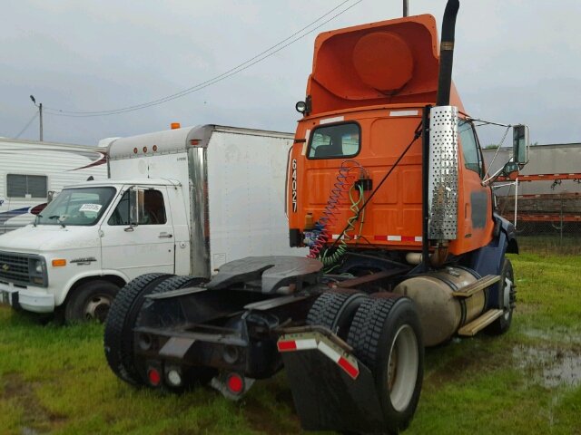 2FWBA3CG32AJ72059 - 2002 STERLING TRUCK A 9500 ORANGE photo 4