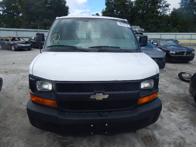 1GCFH154191129781 - 2009 CHEVROLET EXPRESS G1 WHITE photo 10