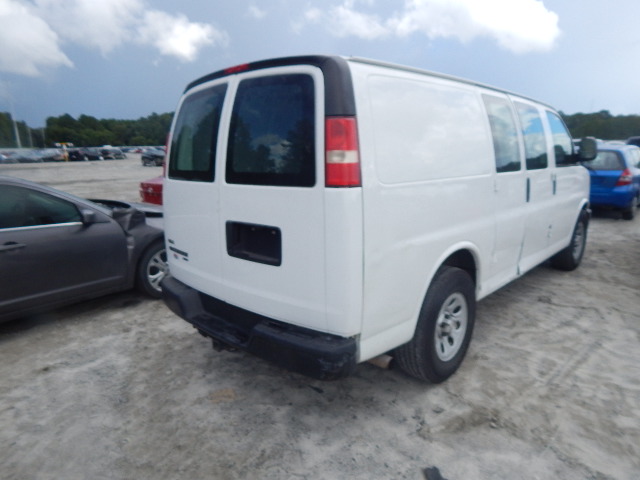 1GCFH154191129781 - 2009 CHEVROLET EXPRESS G1 WHITE photo 4