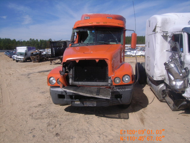 1FUJA3AV91LG97404 - 2001 FREIGHTLINER CONVENTION ORANGE photo 9