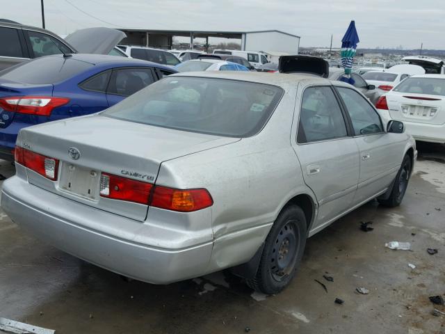 JT2BG22K2Y0470596 - 2000 TOYOTA CAMRY CE SILVER photo 4