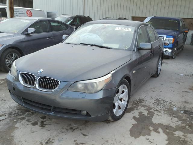 WBANE53527CW61532 - 2007 BMW 525 I GRAY photo 2