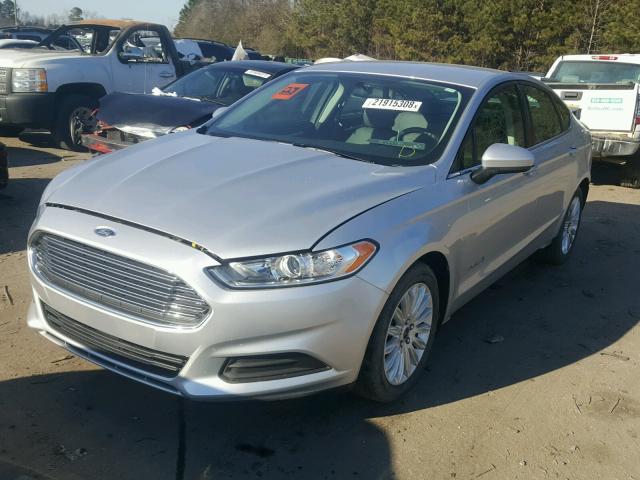 3FA6P0UU6GR310916 - 2016 FORD FUSION S H SILVER photo 2