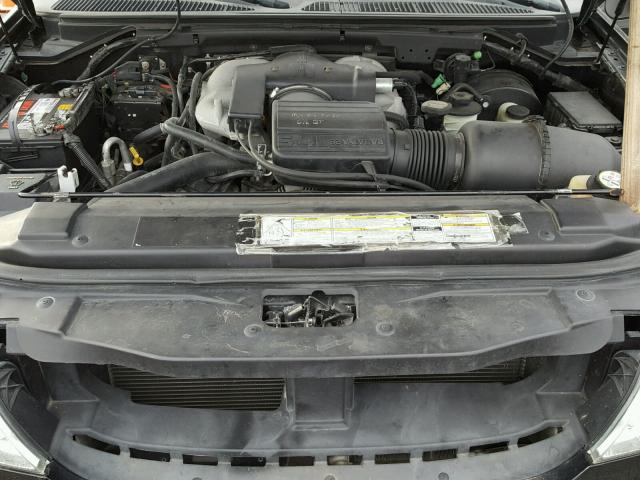 5LMFU28R82LJ16196 - 2002 LINCOLN NAVIGATOR 黑色 照片 7