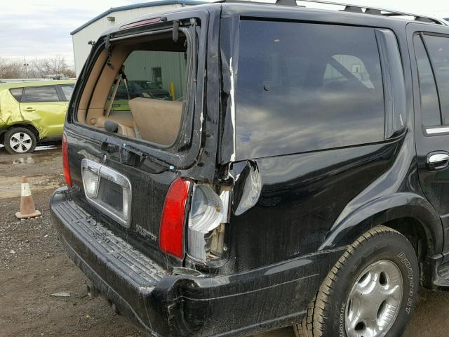 5LMFU28R82LJ16196 - 2002 LINCOLN NAVIGATOR 黑色 照片 9