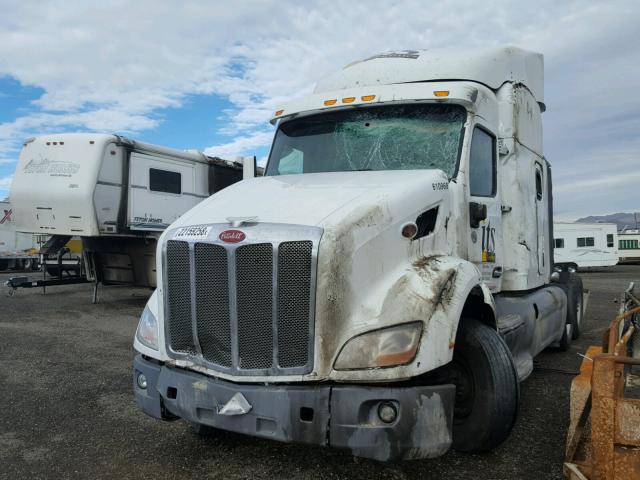 1XPBDP9X6GD358615 - 2016 PETERBILT 579 WHITE photo 2