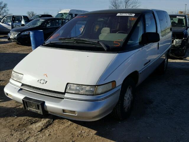 1GNDU06L4NT109789 - 1992 CHEVROLET LUMINA APV WHITE photo 2