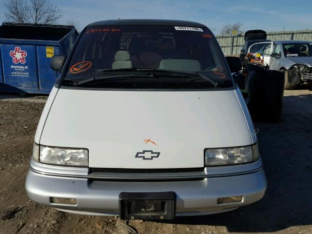 1GNDU06L4NT109789 - 1992 CHEVROLET LUMINA APV WHITE photo 9