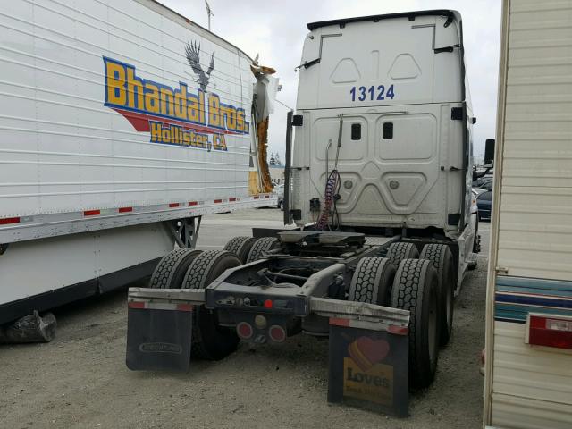 1FUJGLDR7DLFG7702 - 2013 FREIGHTLINER CASCADIA 1 Weiß Foto 4