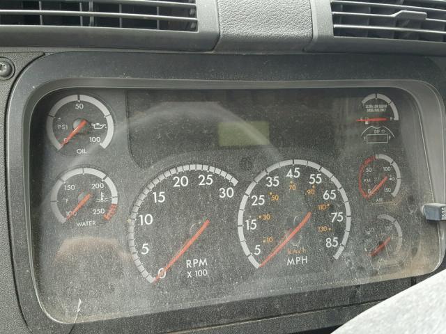 1FUJGLDR7DLFG7702 - 2013 FREIGHTLINER CASCADIA 1 Weiß Foto 8