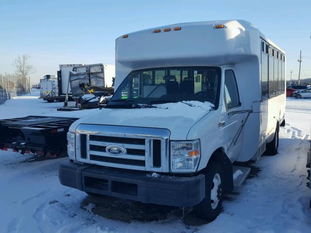 1FDFE4FS0BDB00490 - 2011 FORD ECONOLINE WHITE photo 2