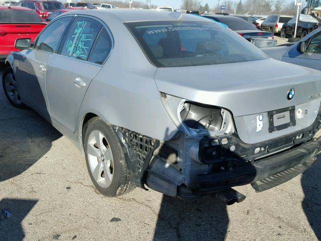 WBANF73566CG67263 - 2006 BMW 530 XI SILVER photo 3