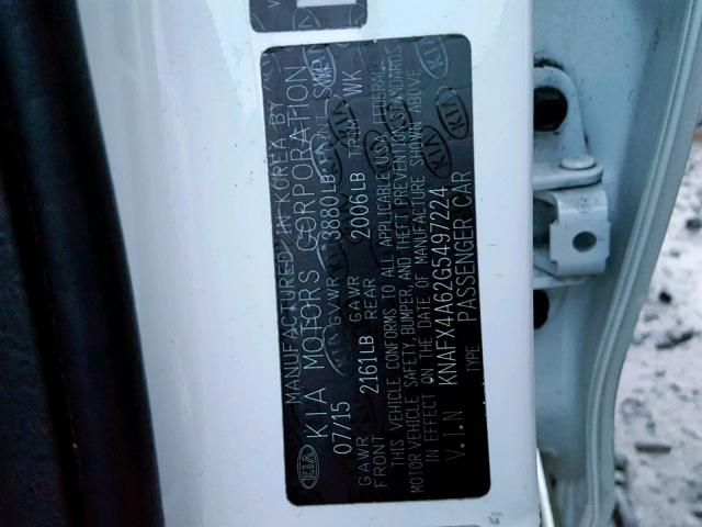 KNAFX4A62G5497224 - 2016 KIA FORTE LX WHITE photo 10