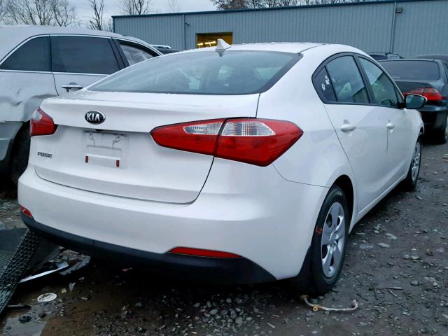 KNAFX4A62G5497224 - 2016 KIA FORTE LX WHITE photo 4