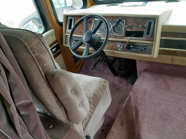 1GDJP37W7K3503551 - 1989 GMC MOTOR HOME TAN photo 9