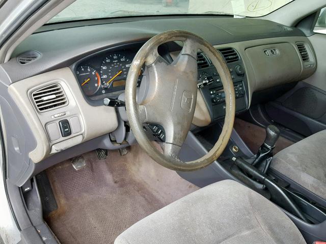 JHMCG55431C012935 - 2001 HONDA ACCORD LX GRAY photo 9