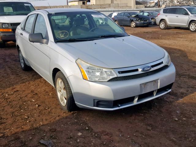 1FAHP34N68W261489 - 2008 FORD FOCUS S/SE GRAY photo 1