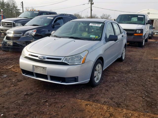 1FAHP34N68W261489 - 2008 FORD FOCUS S/SE GRAY photo 2