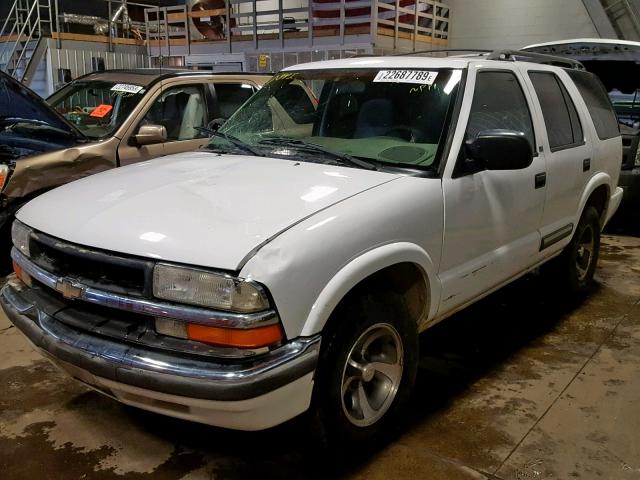 1GNCS13W0Y2138478 - 2000 CHEVROLET BLAZER WHITE photo 2