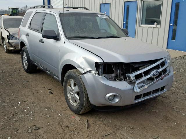 1FMCU9DG4BKC64693 - 2011 FORD ESCAPE XLT SILVER photo 1