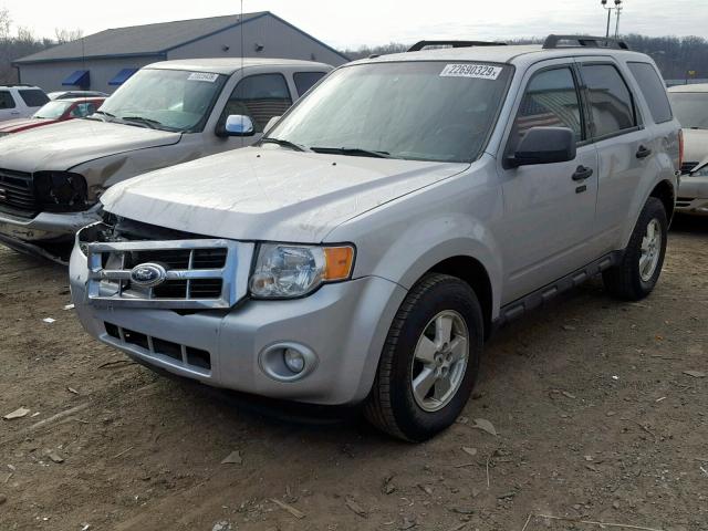 1FMCU9DG4BKC64693 - 2011 FORD ESCAPE XLT SILVER photo 2