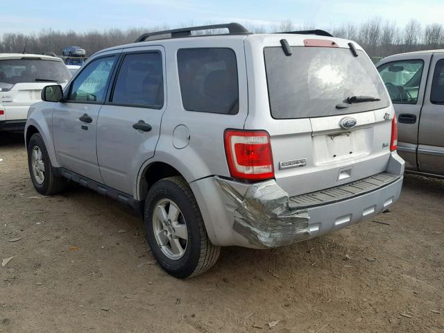 1FMCU9DG4BKC64693 - 2011 FORD ESCAPE XLT SILVER photo 3