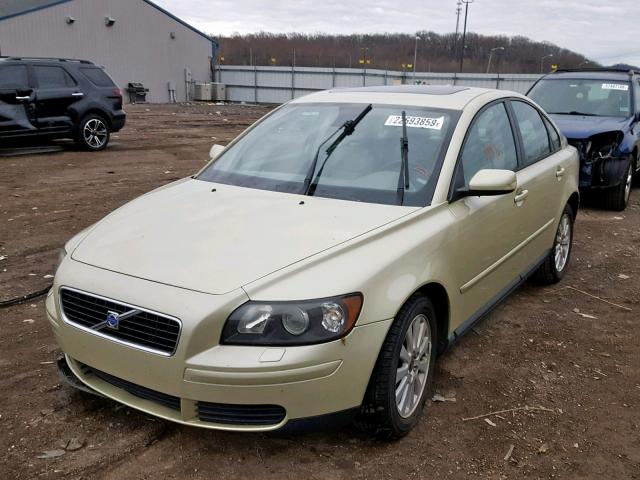 YV1MS382252102747 - 2005 VOLVO S40 2.4I GOLD photo 2