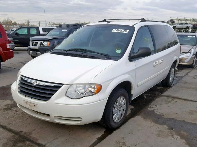 2A4GP44R66R660899 - 2006 CHRYSLER TOWN & COU WHITE photo 2