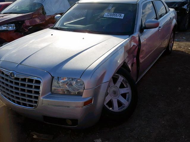 2C3JA53G85H588972 - 2005 CHRYSLER 300 TOURIN 银色 照片 9