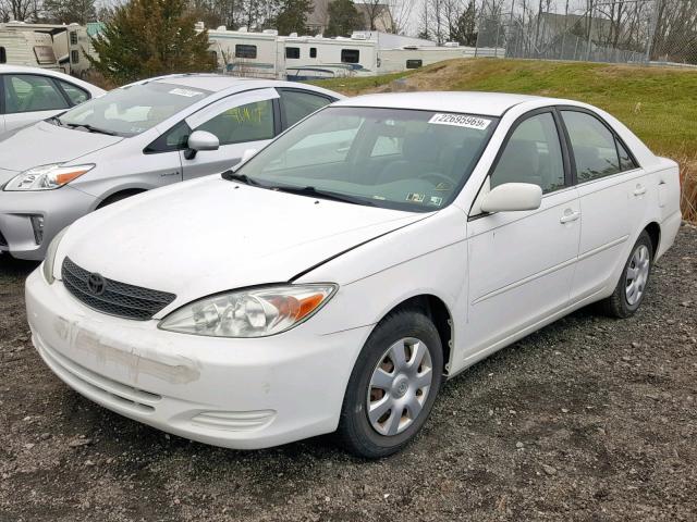 JTDBE32K020134309 - 2002 TOYOTA CAMRY LE WHITE photo 2