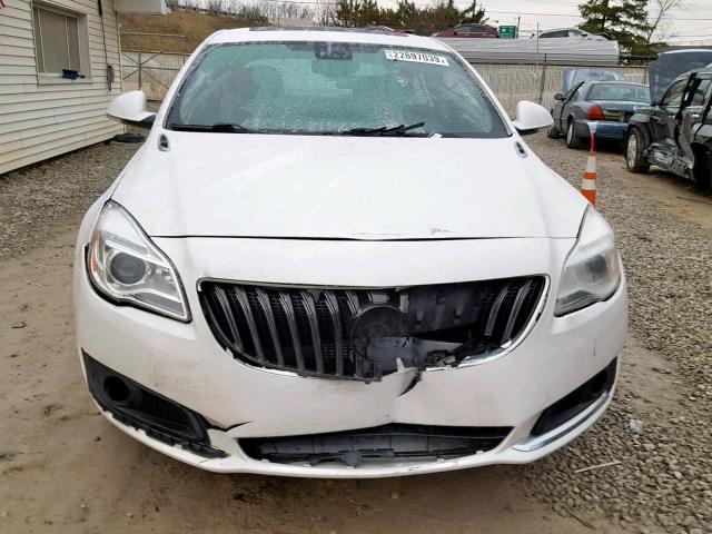 2G4GS5GX5G9112524 - 2016 BUICK REGAL PREM WHITE photo 9