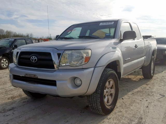 5TETU62N46Z261606 - 2006 TOYOTA TACOMA PRE SILVER photo 2