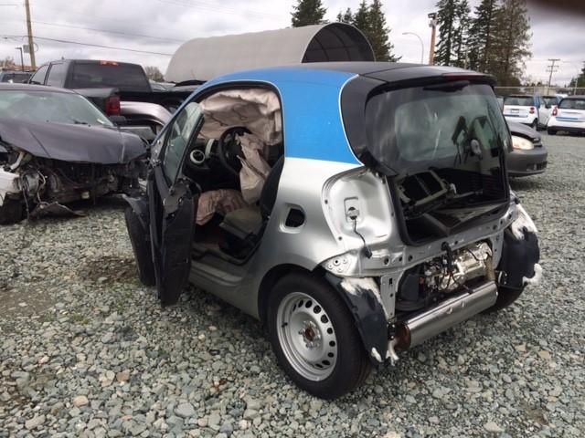 WMEFJ5DA0GK082142 - 2016 SMART FORTWO SILVER photo 3