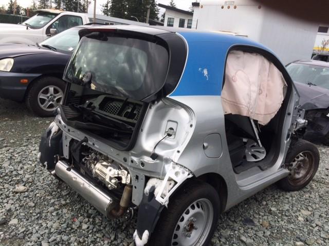 WMEFJ5DA0GK082142 - 2016 SMART FORTWO SILVER photo 4