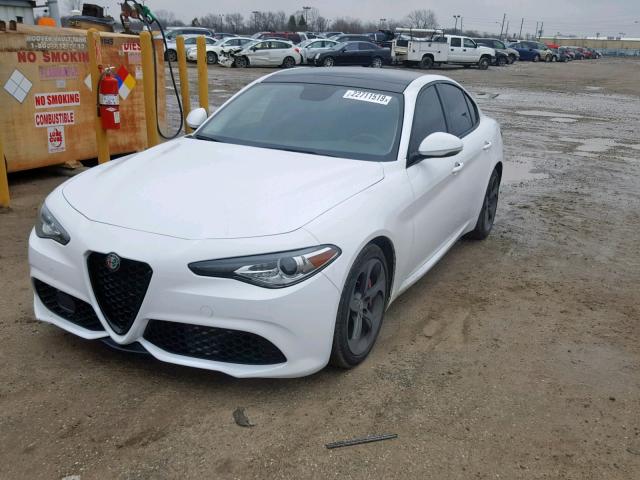 ZARFAEBN6H7547425 - 2017 ALFA ROMEO GIULIA WHITE photo 2