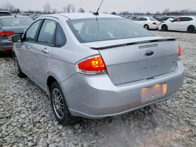 1FAHP3FN0BW199317 - 2011 FORD FOCUS SILVER photo 3