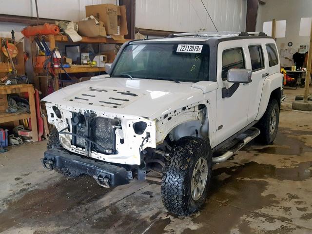 5GTDN136X68159278 - 2006 HUMMER H3 WHITE photo 2