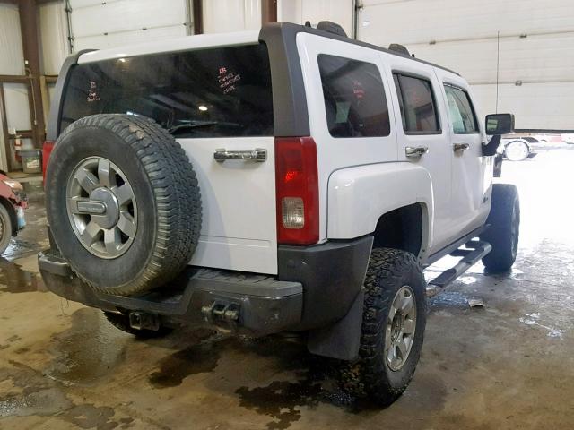 5GTDN136X68159278 - 2006 HUMMER H3 WHITE photo 4