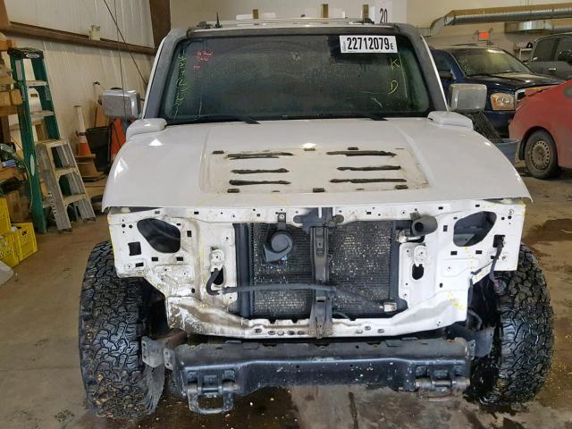 5GTDN136X68159278 - 2006 HUMMER H3 WHITE photo 9