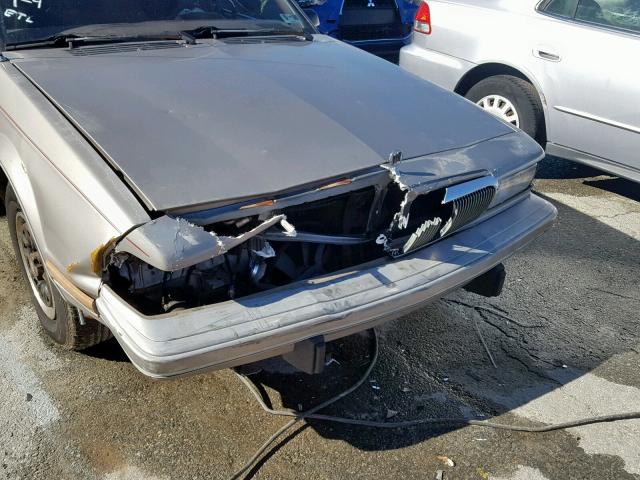 1G4AG55M1S6414764 - 1995 BUICK CENTURY SP TAN photo 10